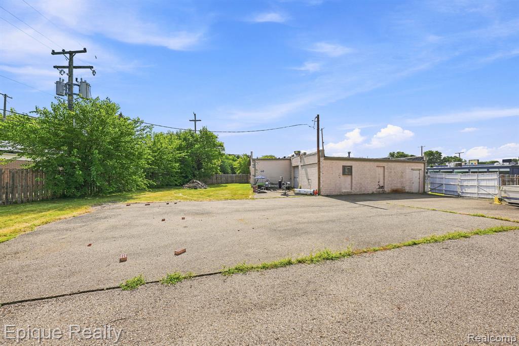 main property photo 23