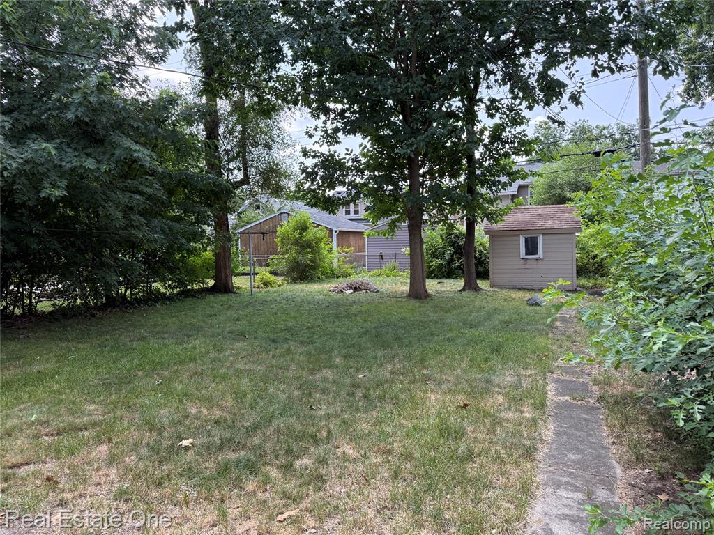 main property photo 17