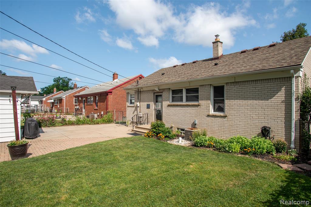 main property photo 24