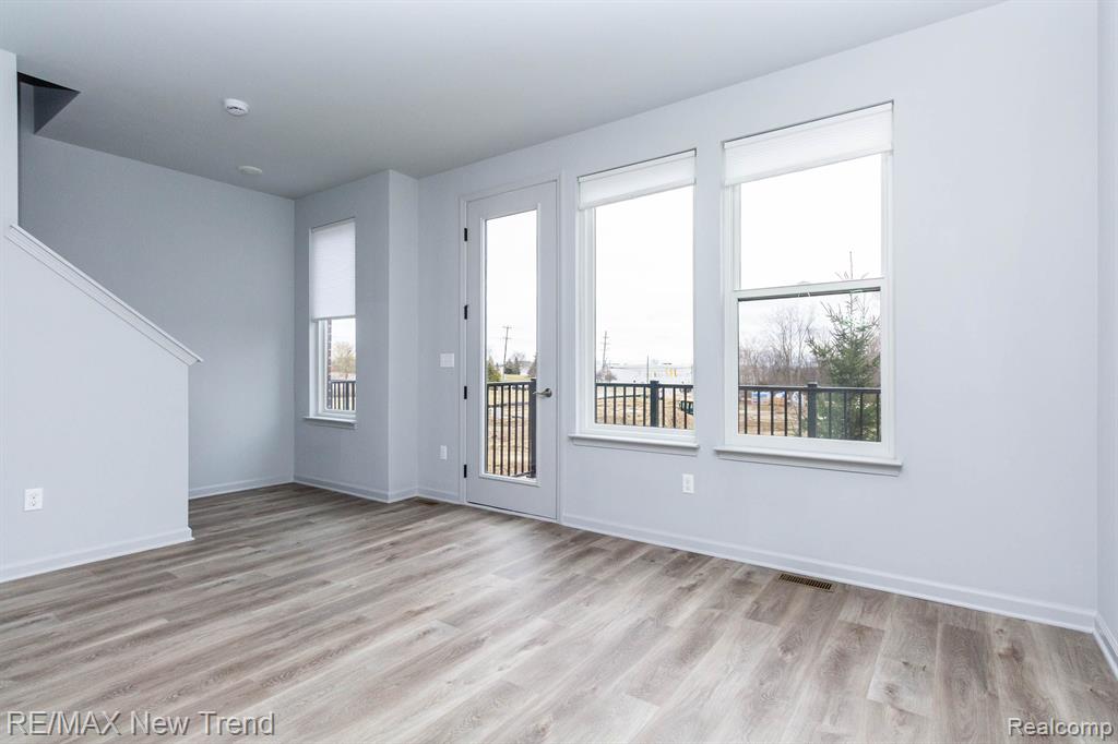 property viewer photo 6