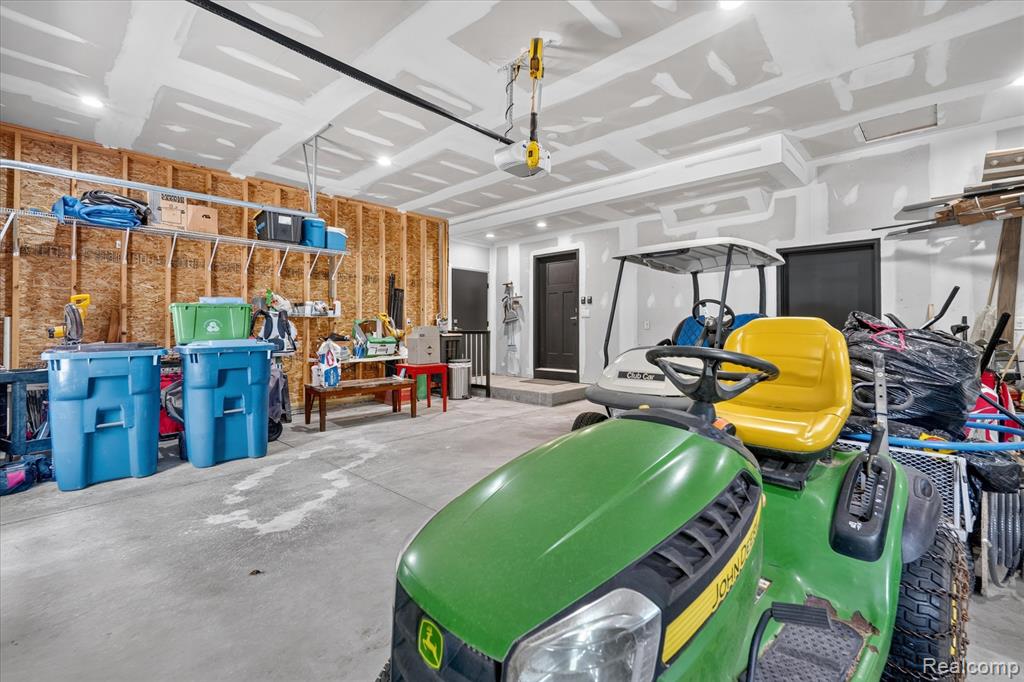 main property photo 50