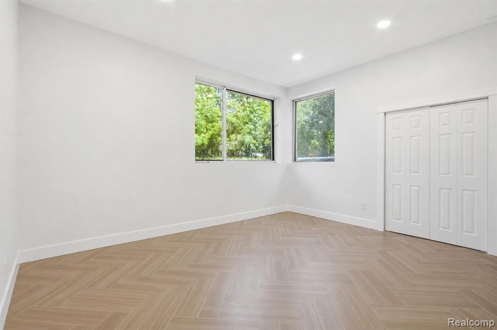 main property photo 79
