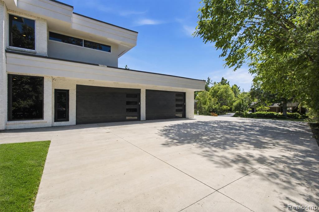 main property photo 81