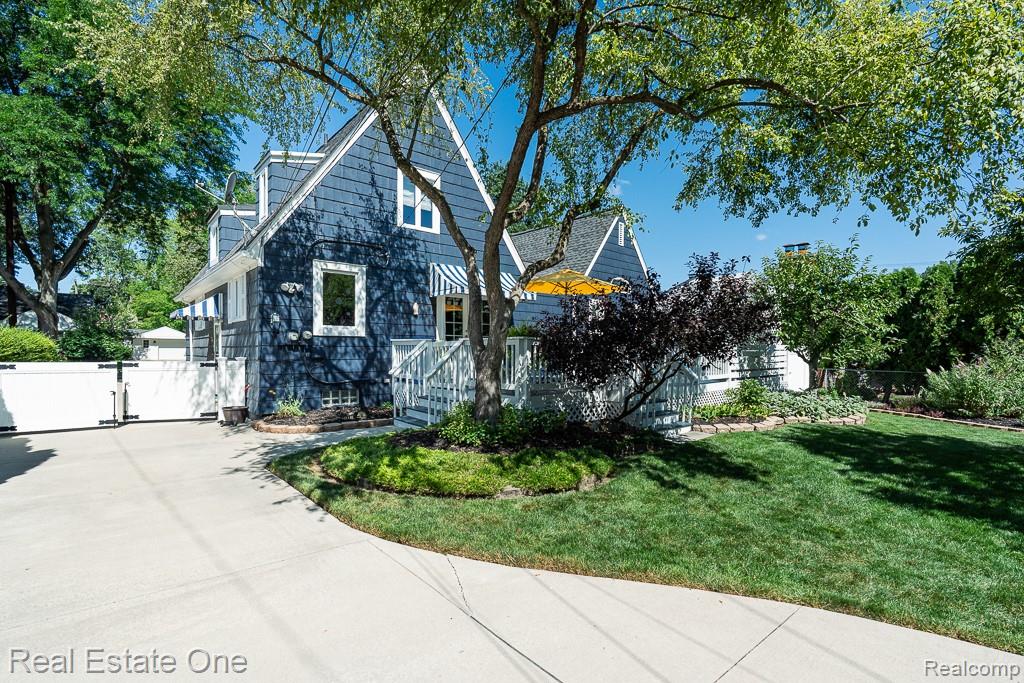 main property photo 35