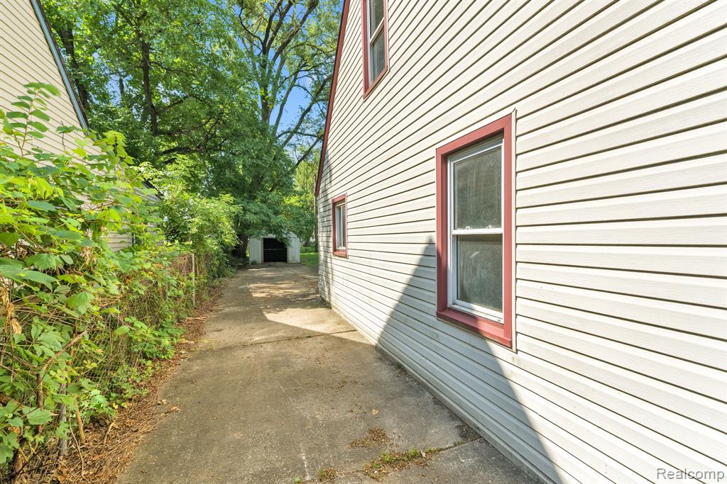 main property photo 12