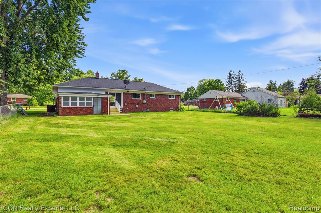 main property photo 23