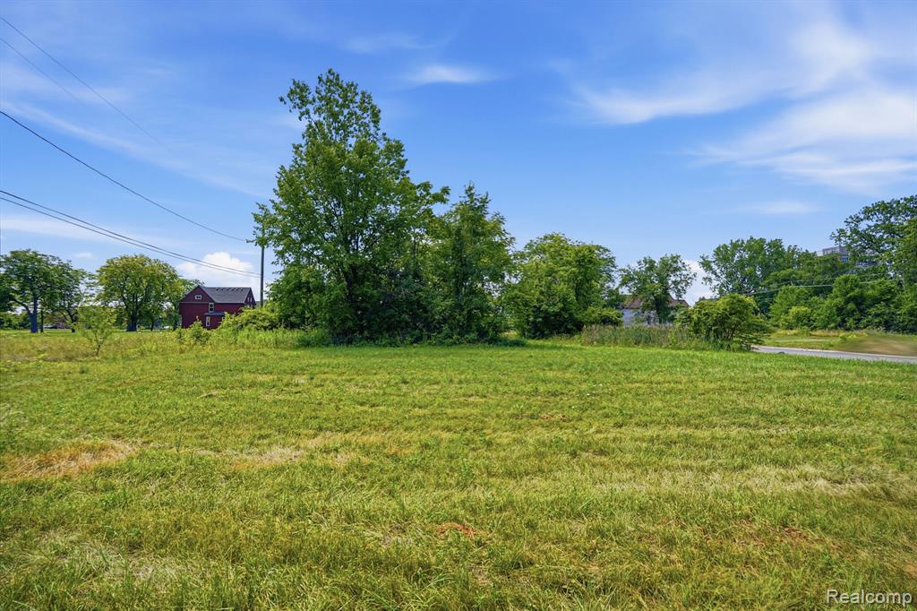 main property photo 12