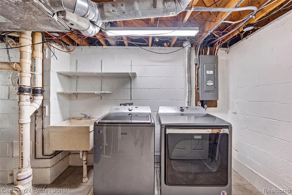 main property photo 23