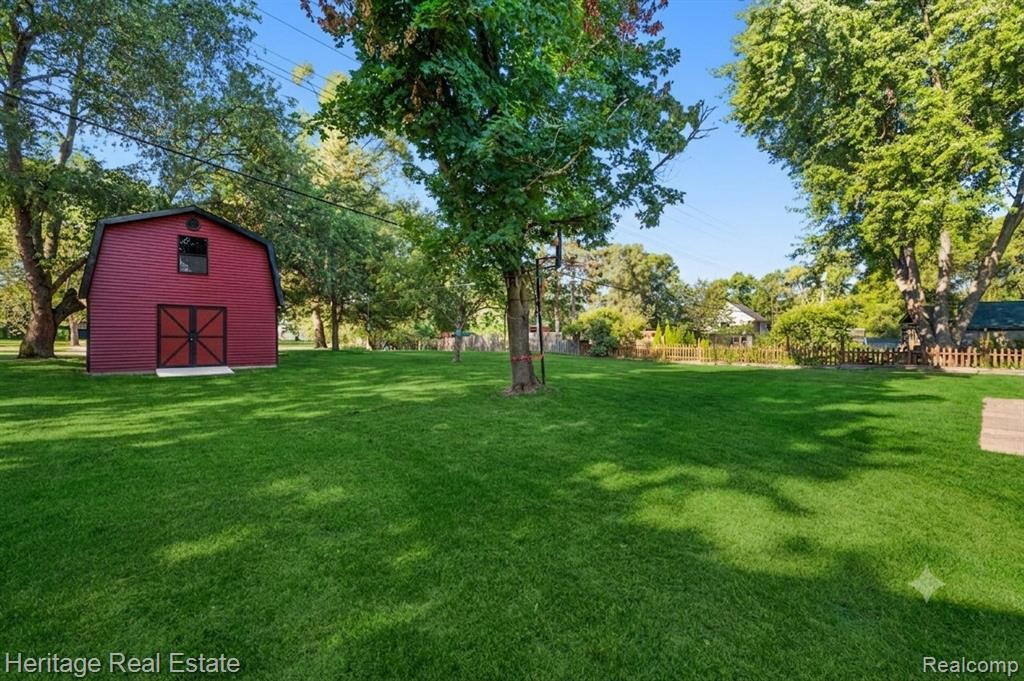 main property photo 45