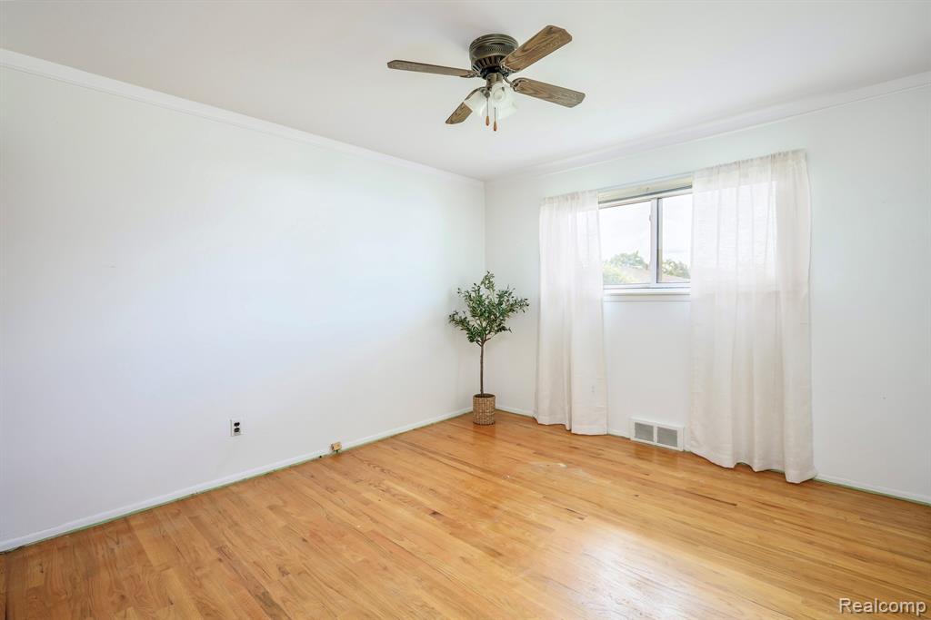 property viewer photo 8