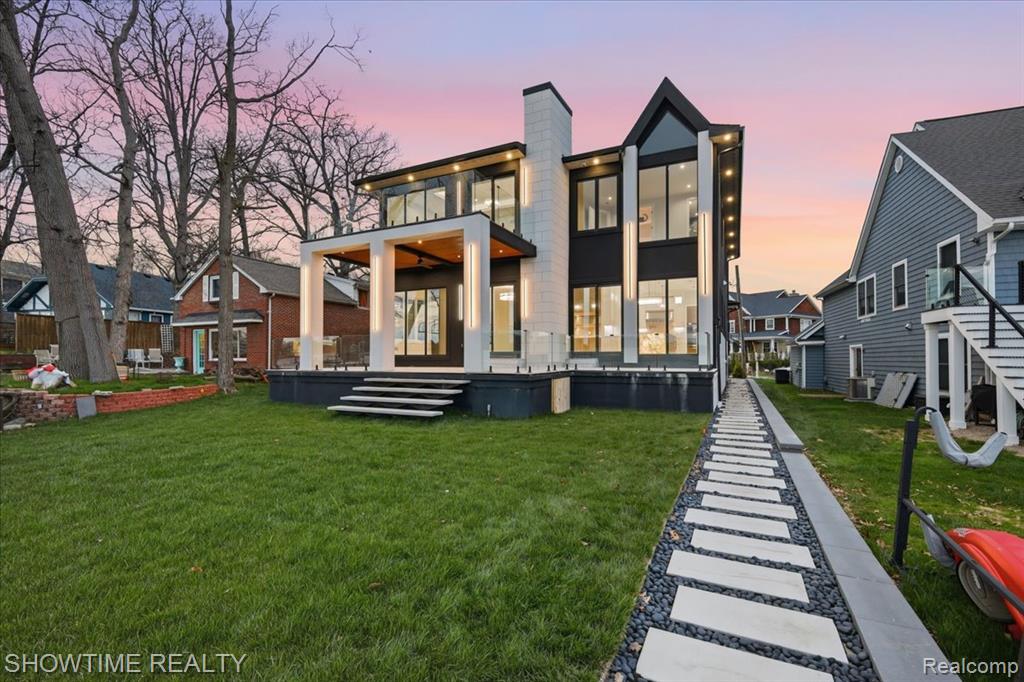main property photo 8