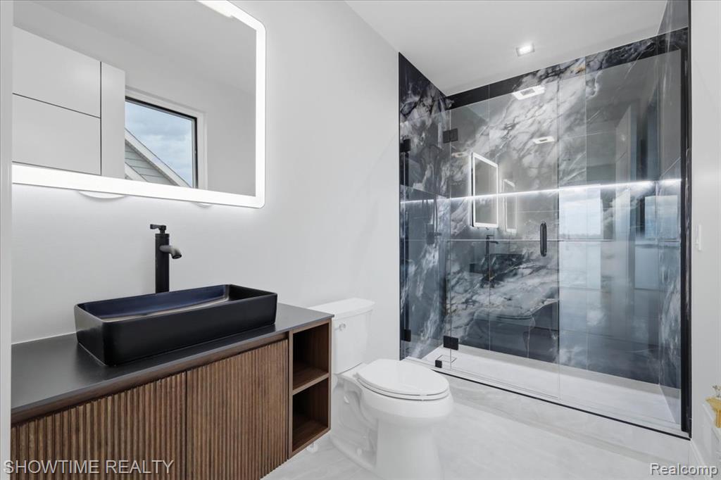 main property photo 80