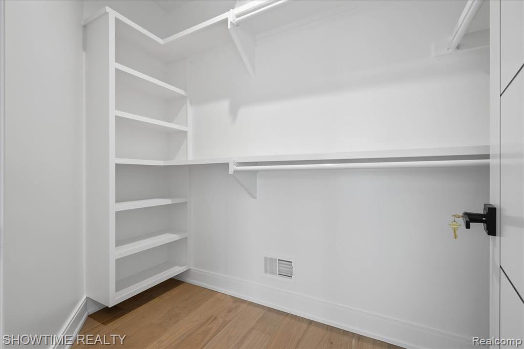 main property photo 81