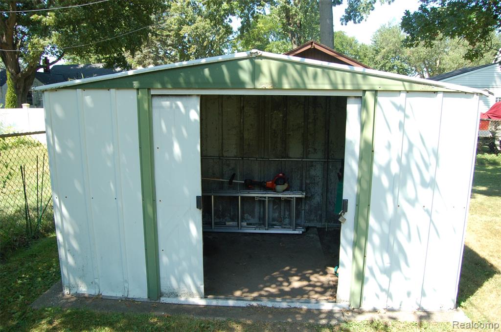 main property photo 12