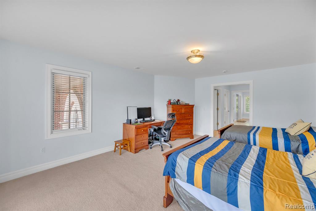 main property photo 43