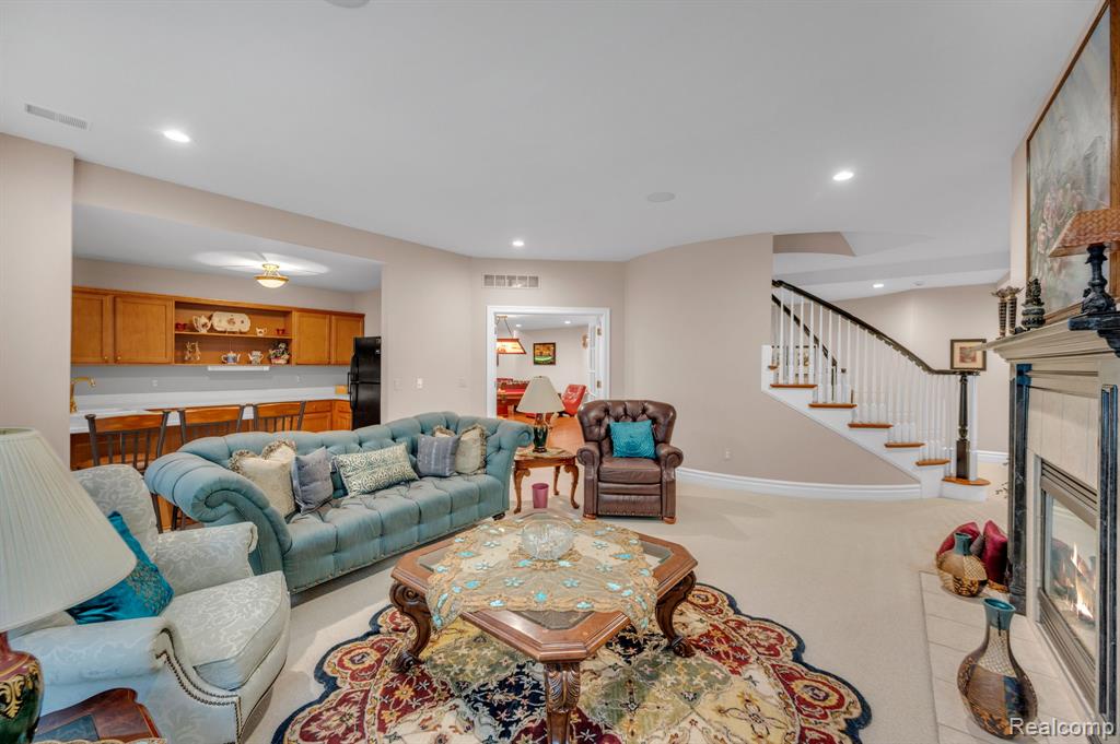 main property photo 69