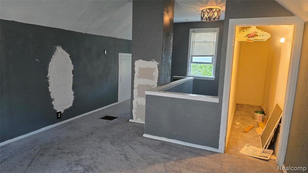 property viewer photo 12