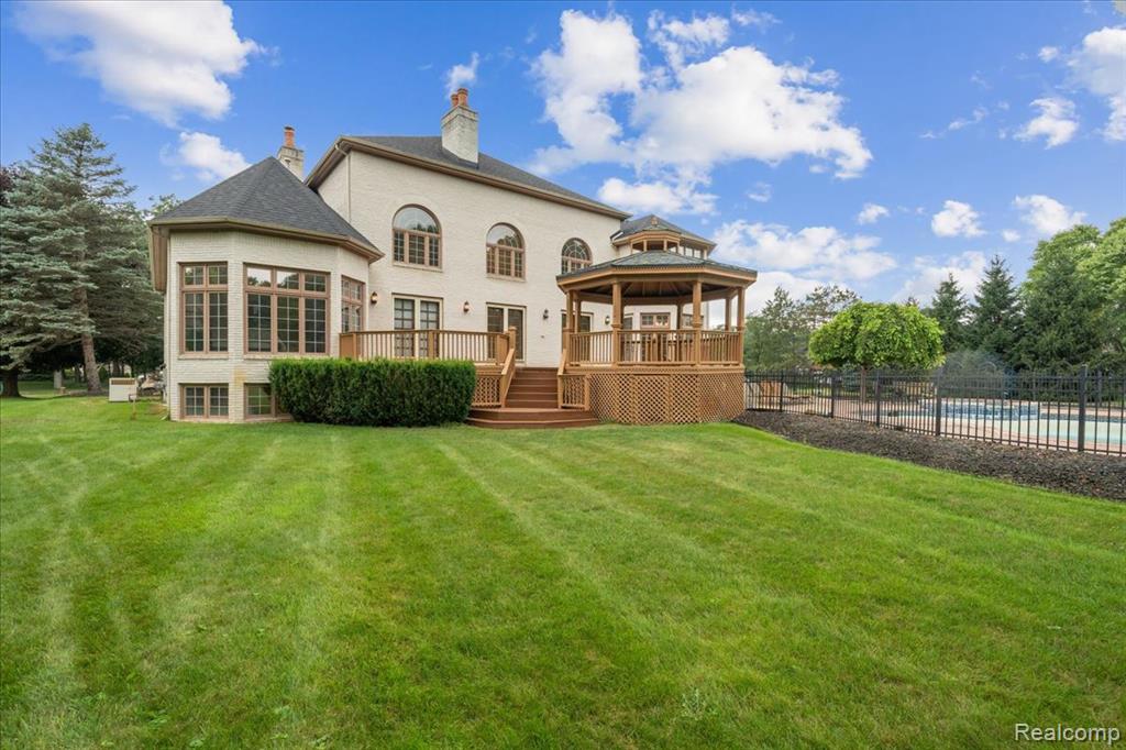 main property photo 79