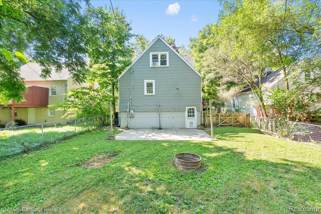 main property photo 18