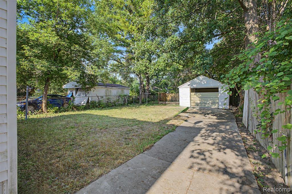main property photo 29