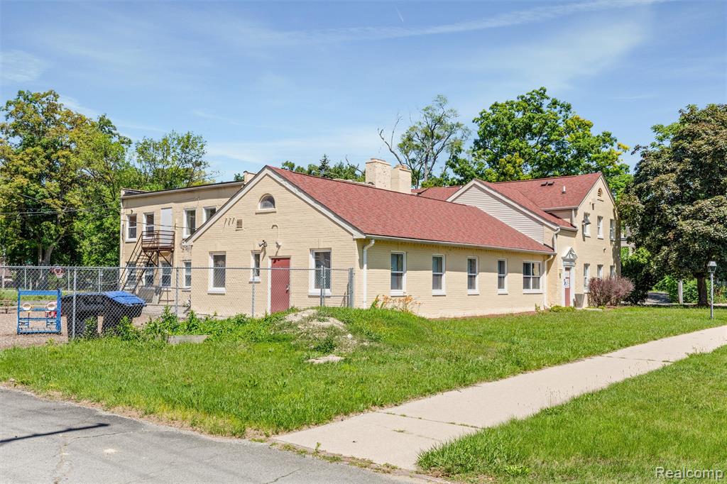 main property photo 43