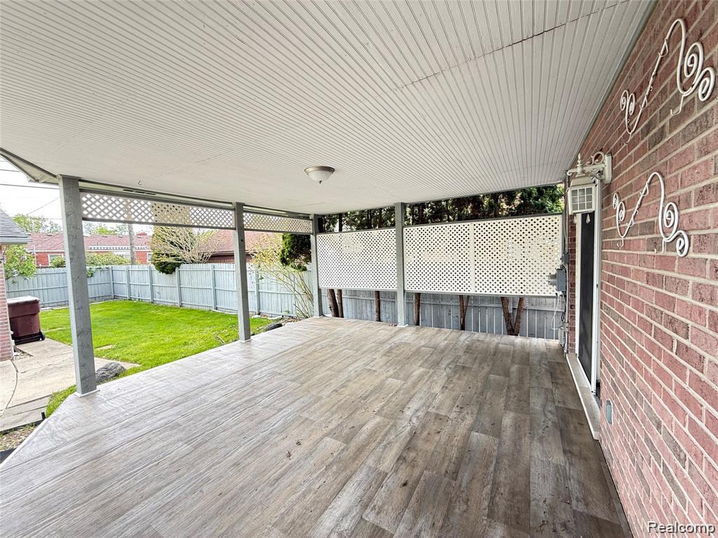 main property photo 7