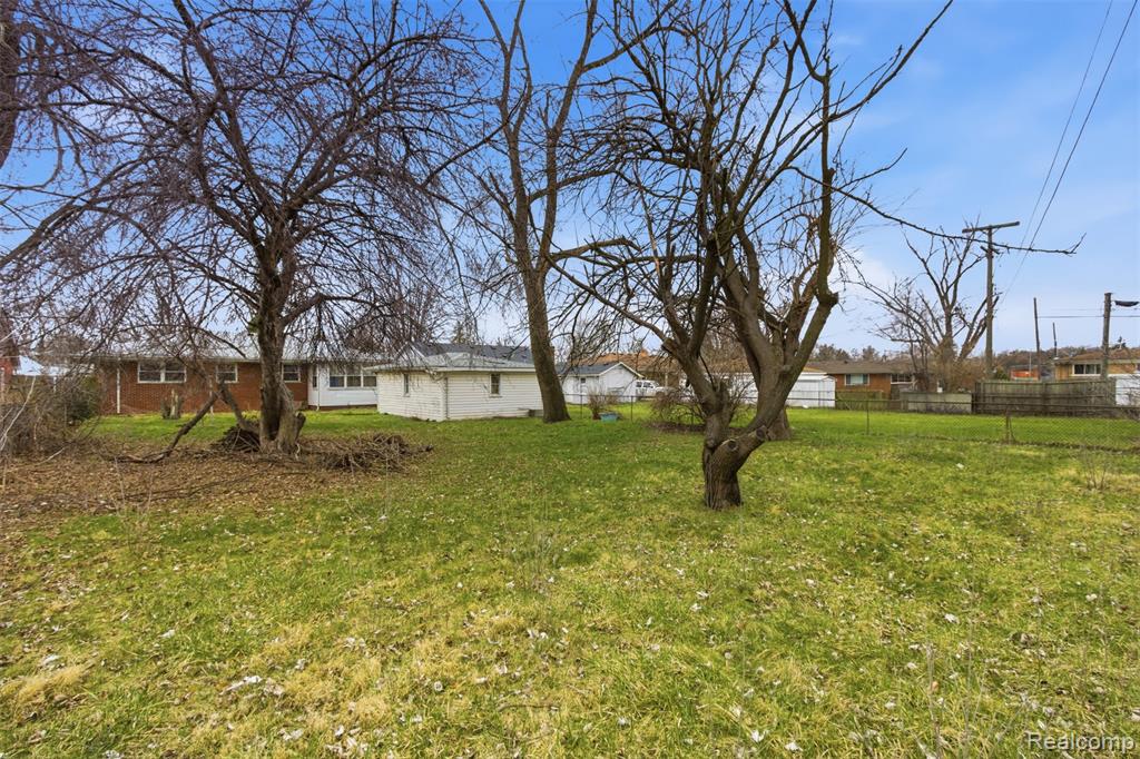 main property photo 17