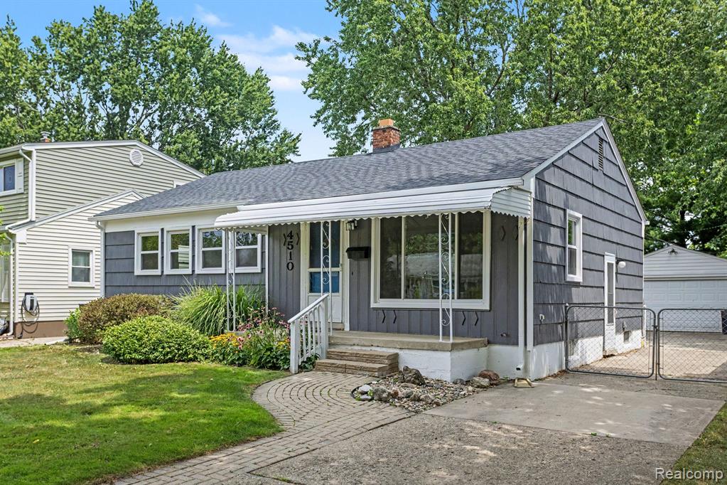 main property photo 14