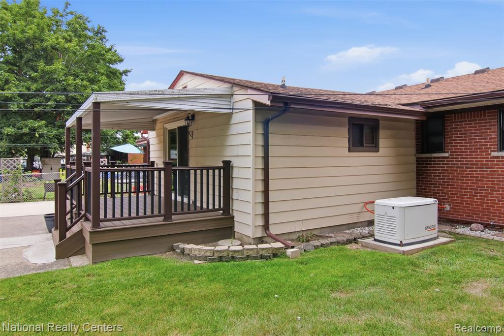 main property photo 23