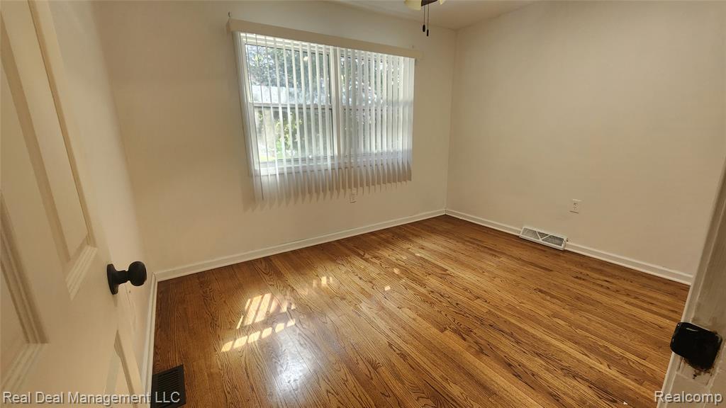 property viewer photo 13