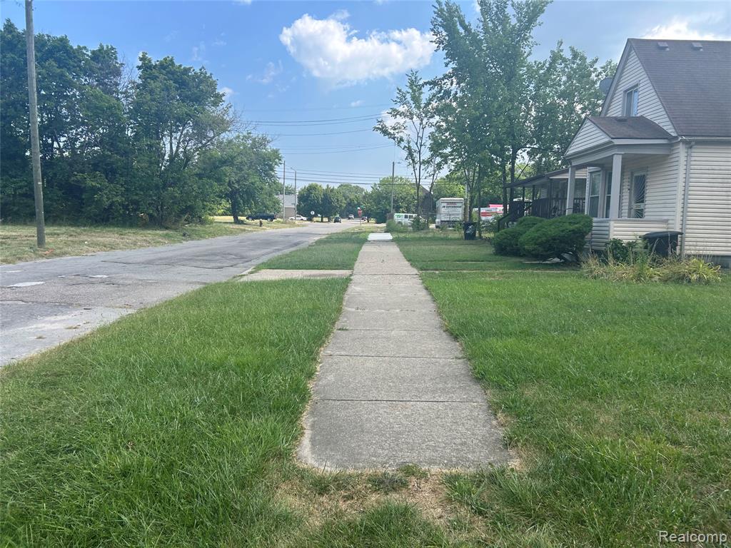 main property photo 16
