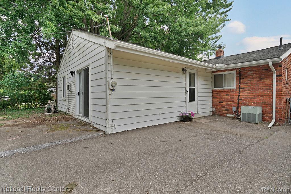 main property photo 25