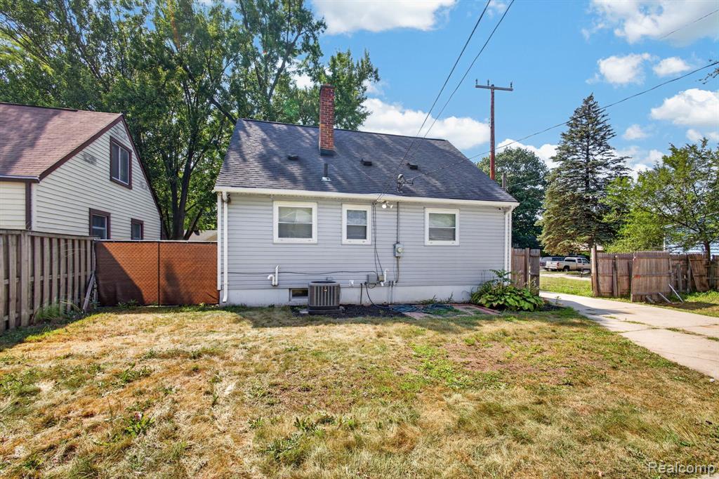 main property photo 26