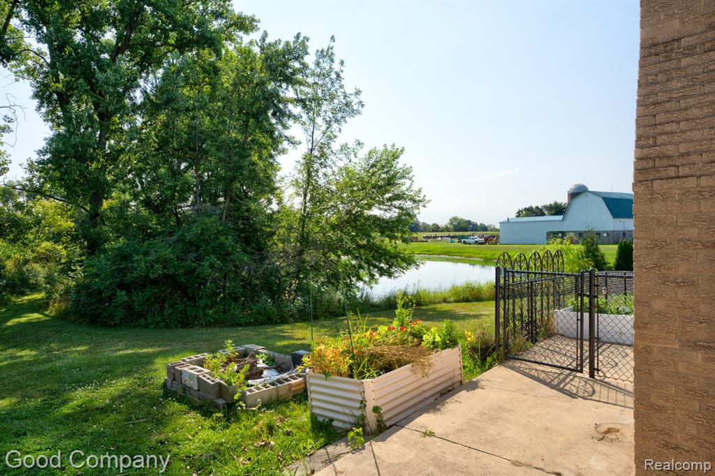 main property photo 50