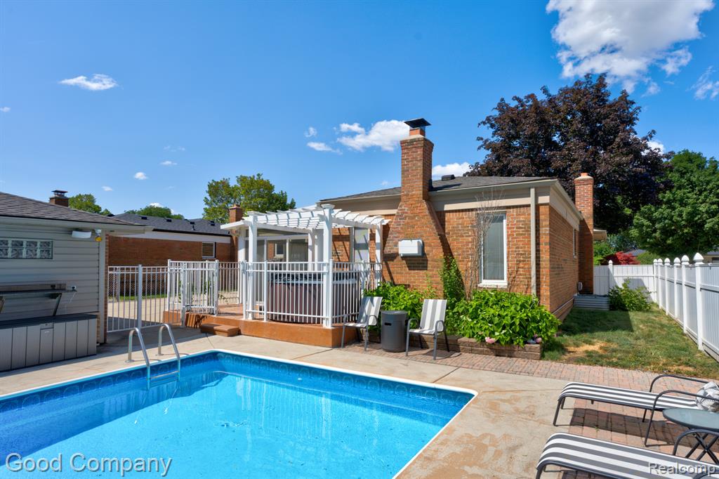 main property photo 59