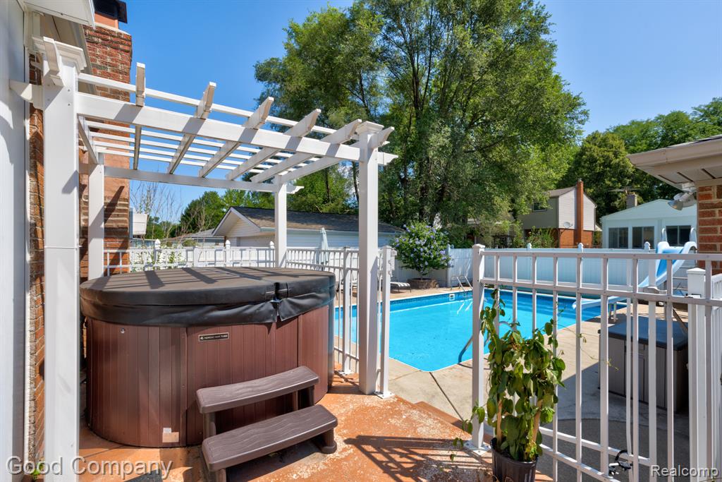 main property photo 61