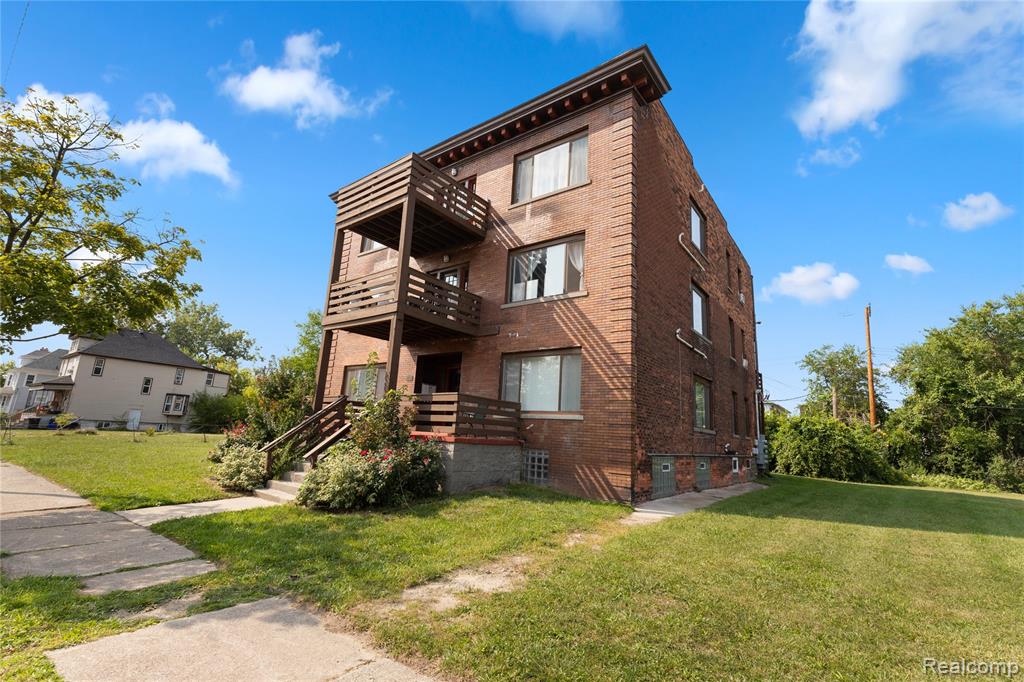 main property photo 12