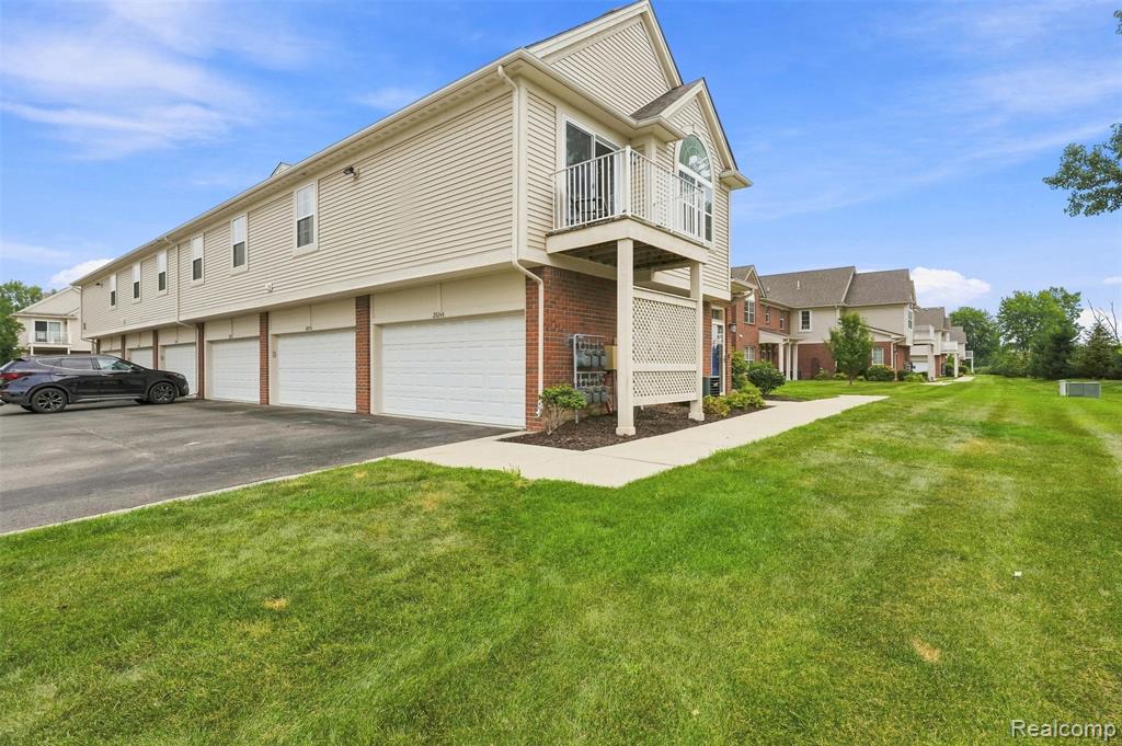 main property photo 28