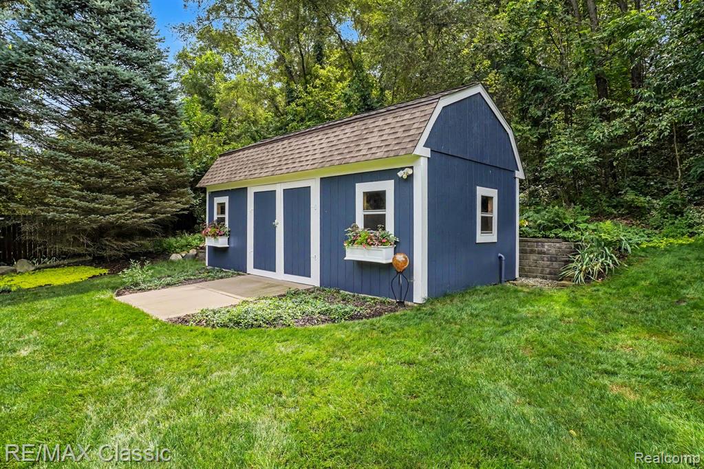 main property photo 35
