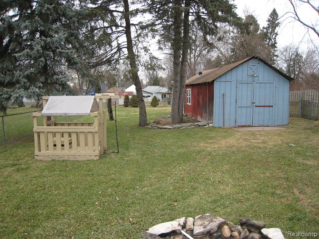 main property photo 14