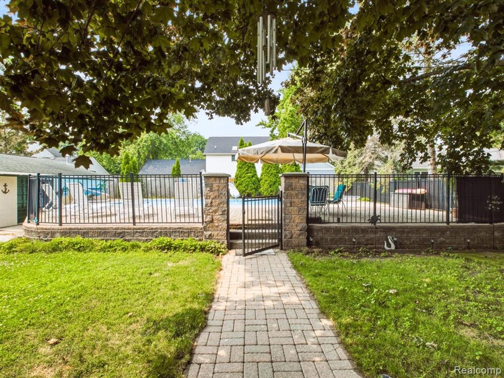 main property photo 44