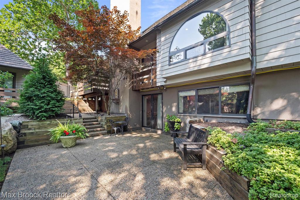 main property photo 59