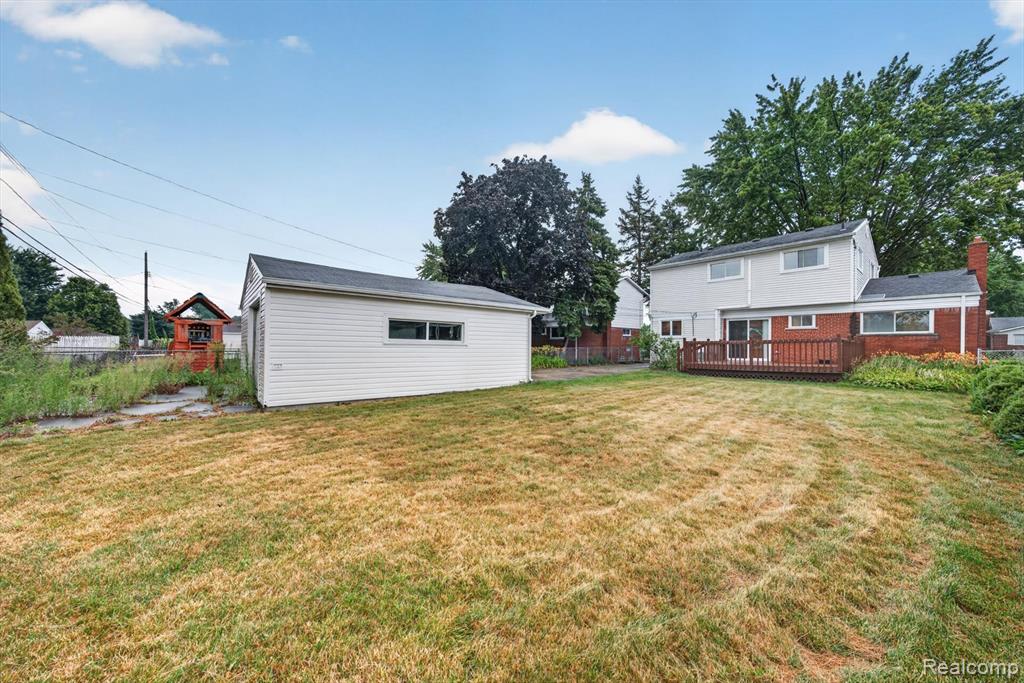 main property photo 45