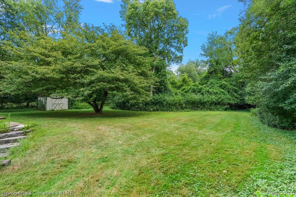 main property photo 13
