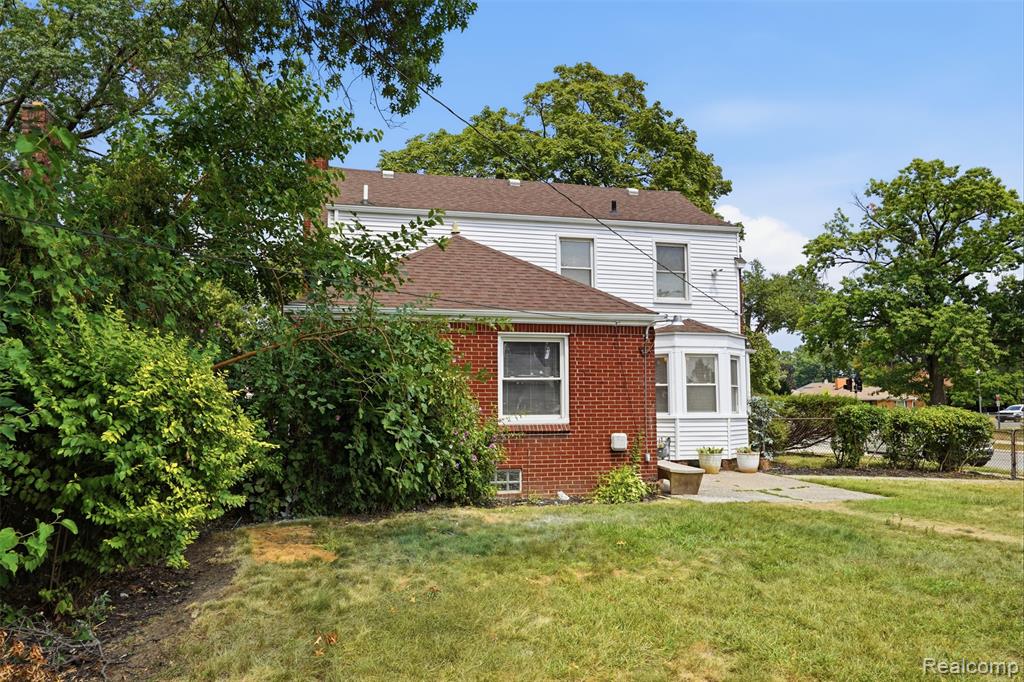 main property photo 8