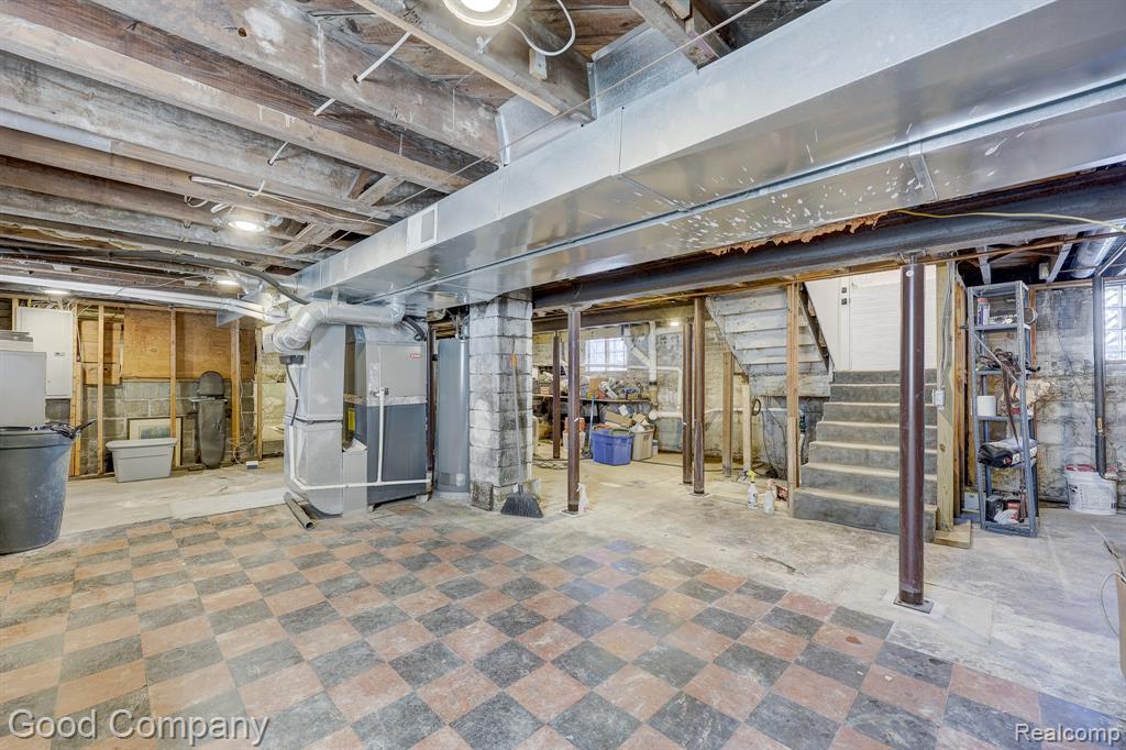 main property photo 45