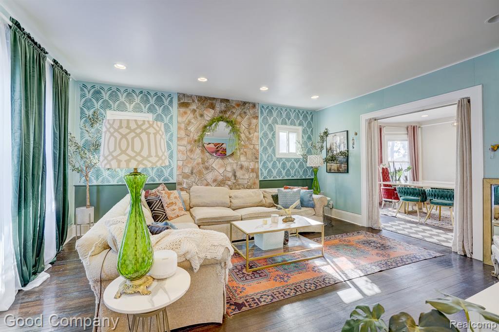 main property photo 5