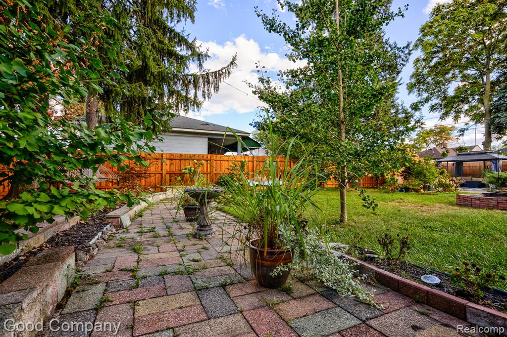main property photo 61
