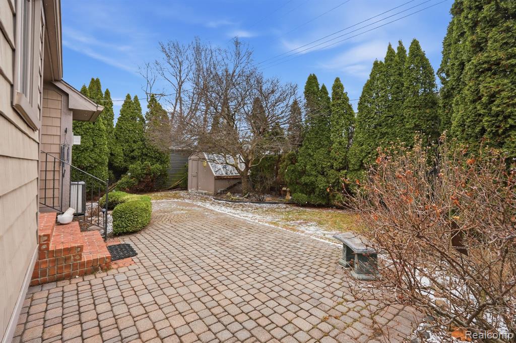 main property photo 24