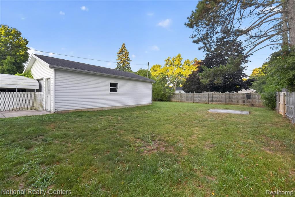main property photo 40